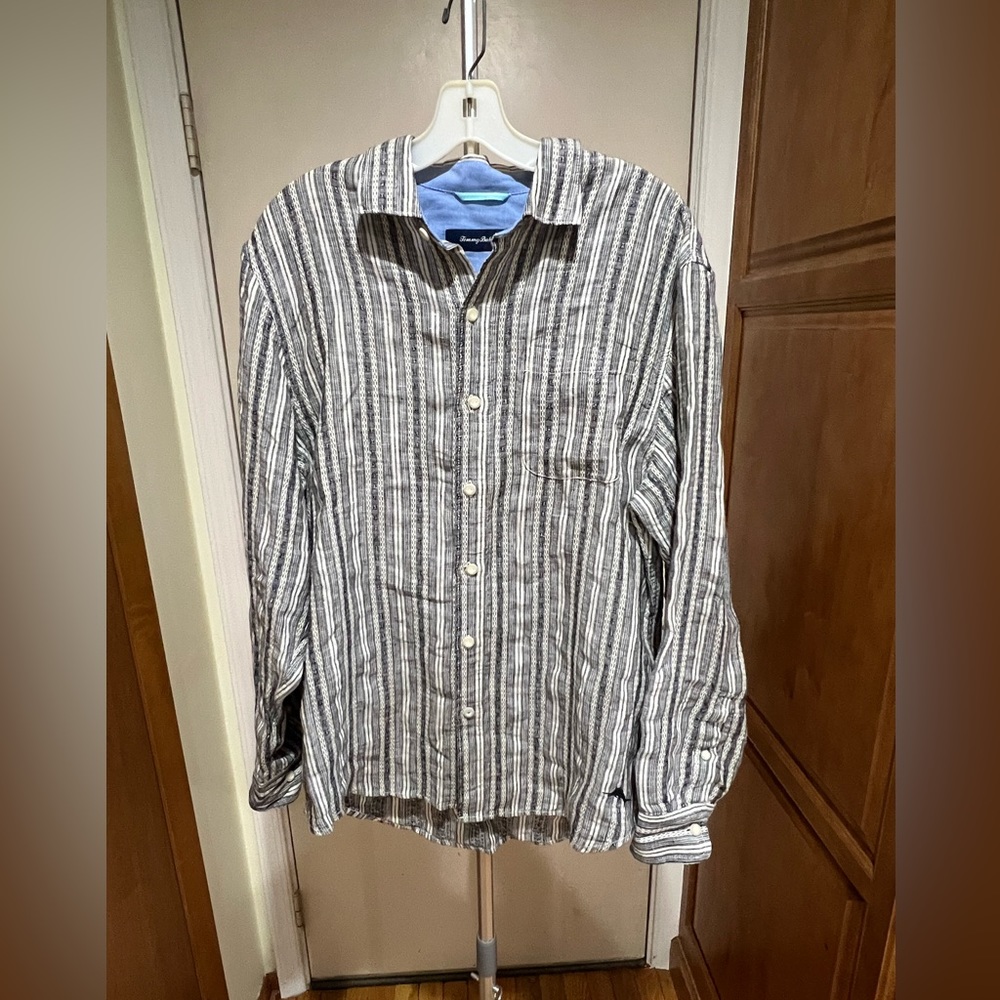 Tommy Bahama Linen Gray/White Striped Long Sleeve Shirt. Size M